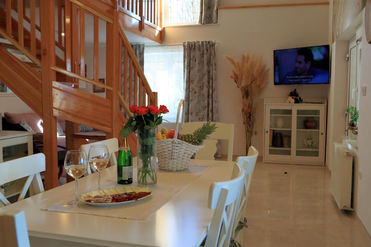 Luxury Apartman Alex With Sauna In The Village Otočac Exterior foto