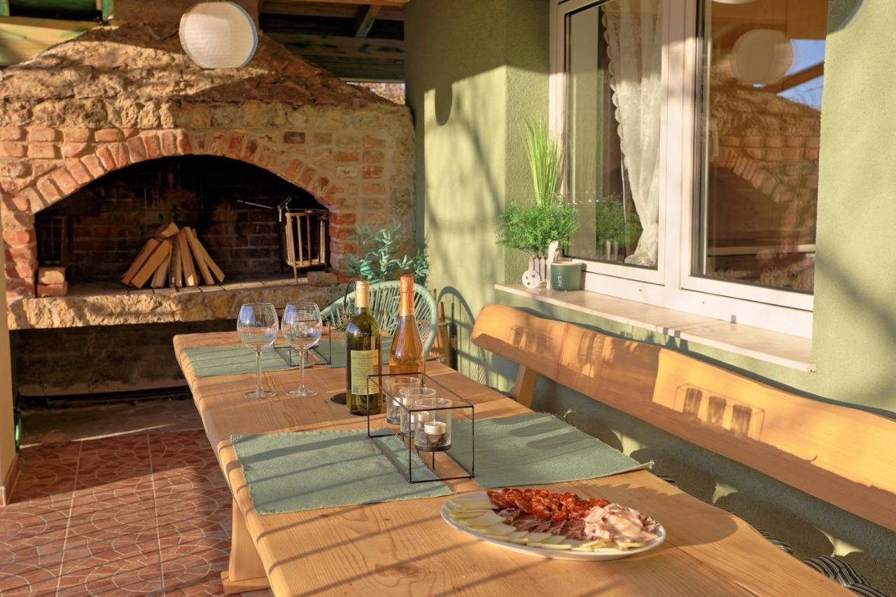 Luxury Apartman Alex With Sauna In The Village Otočac Exterior foto