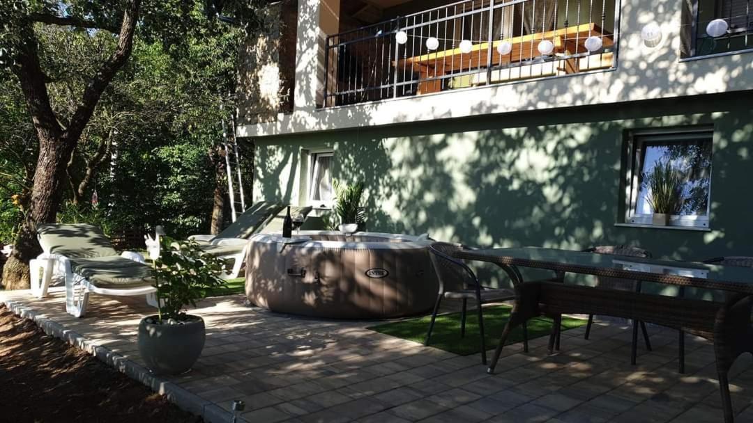 Luxury Apartman Alex With Sauna In The Village Otočac Exterior foto